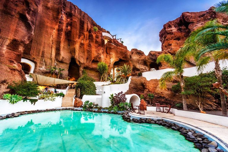 3563990d-d144-43bc-9827-4d77645f8194_source-aspect-ratio_default_0