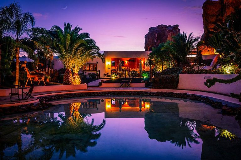 8d96a18d-a75b-45d9-8318-a1f79e7f9a68_source-aspect-ratio_default_0